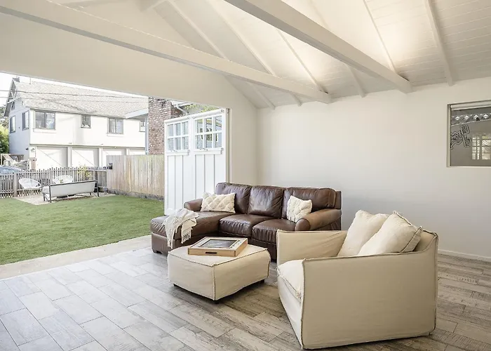 3917 Casa Blanca Home